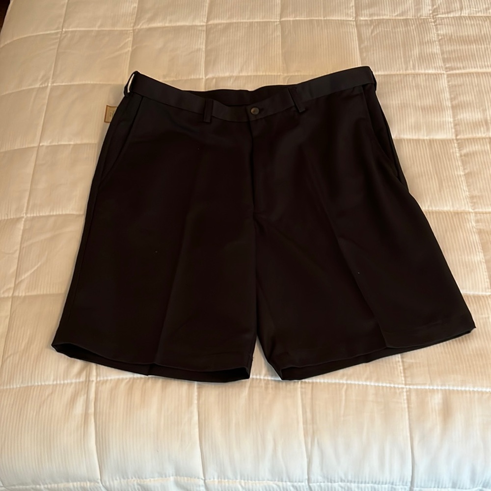 NWT Haggar Men’s Black Cool 18 Performance Shorts